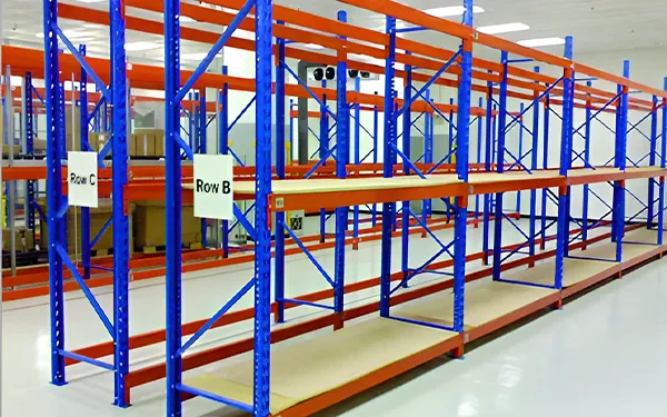 Heavy duty warehouse shelving bays