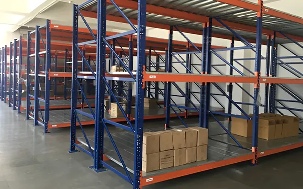 Warehouse storage racking system